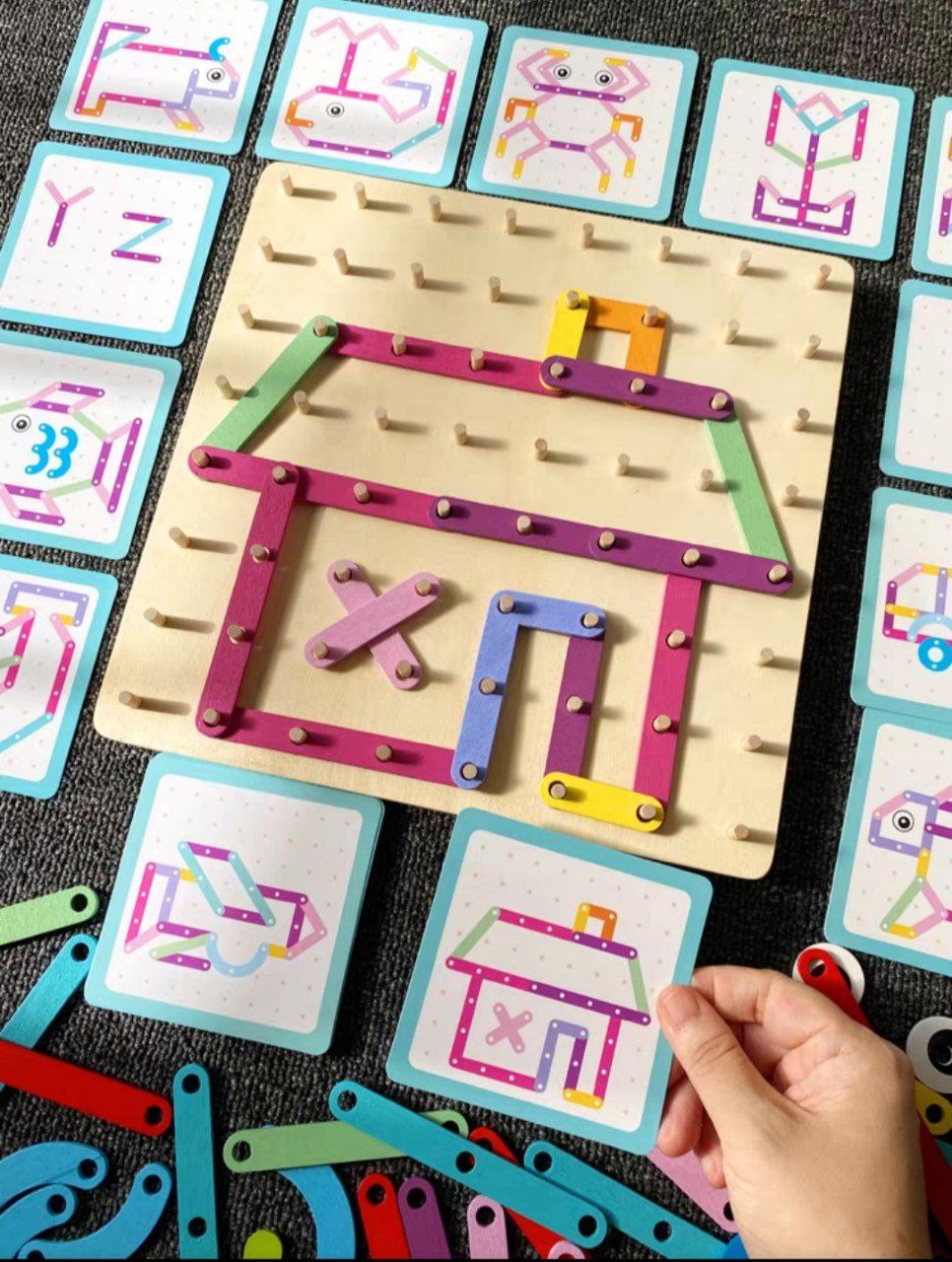 بورد البازل الخشبي لتعليم الحروف والأرقام للأطفال من 3 سنوات – لعبة ذكاء وتنمية مهارات